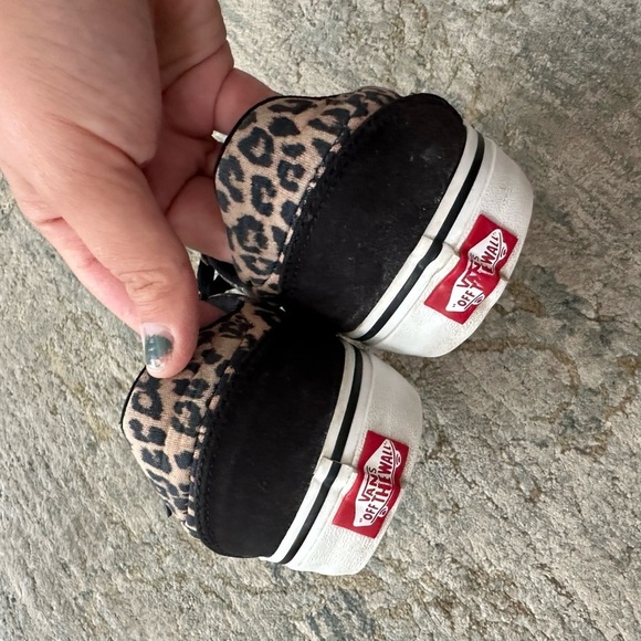Women’s size 8 Vans - Picture 4 of 5